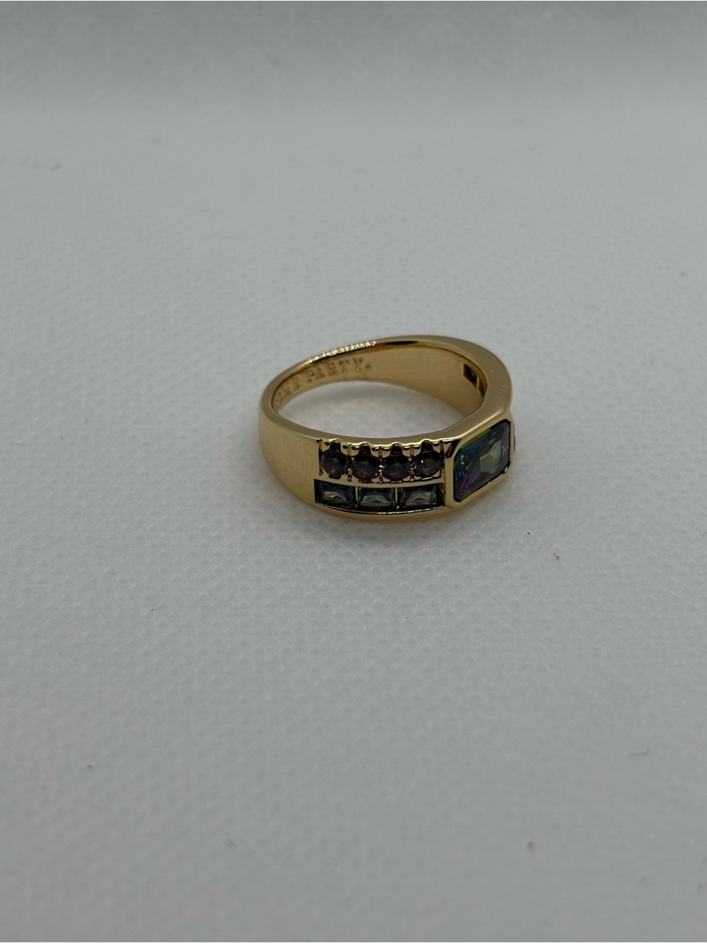 Size 7 ring - Picture 2 of 4